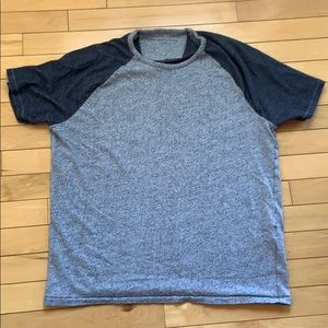 John Varvatos men’s raglan tshirt, size L